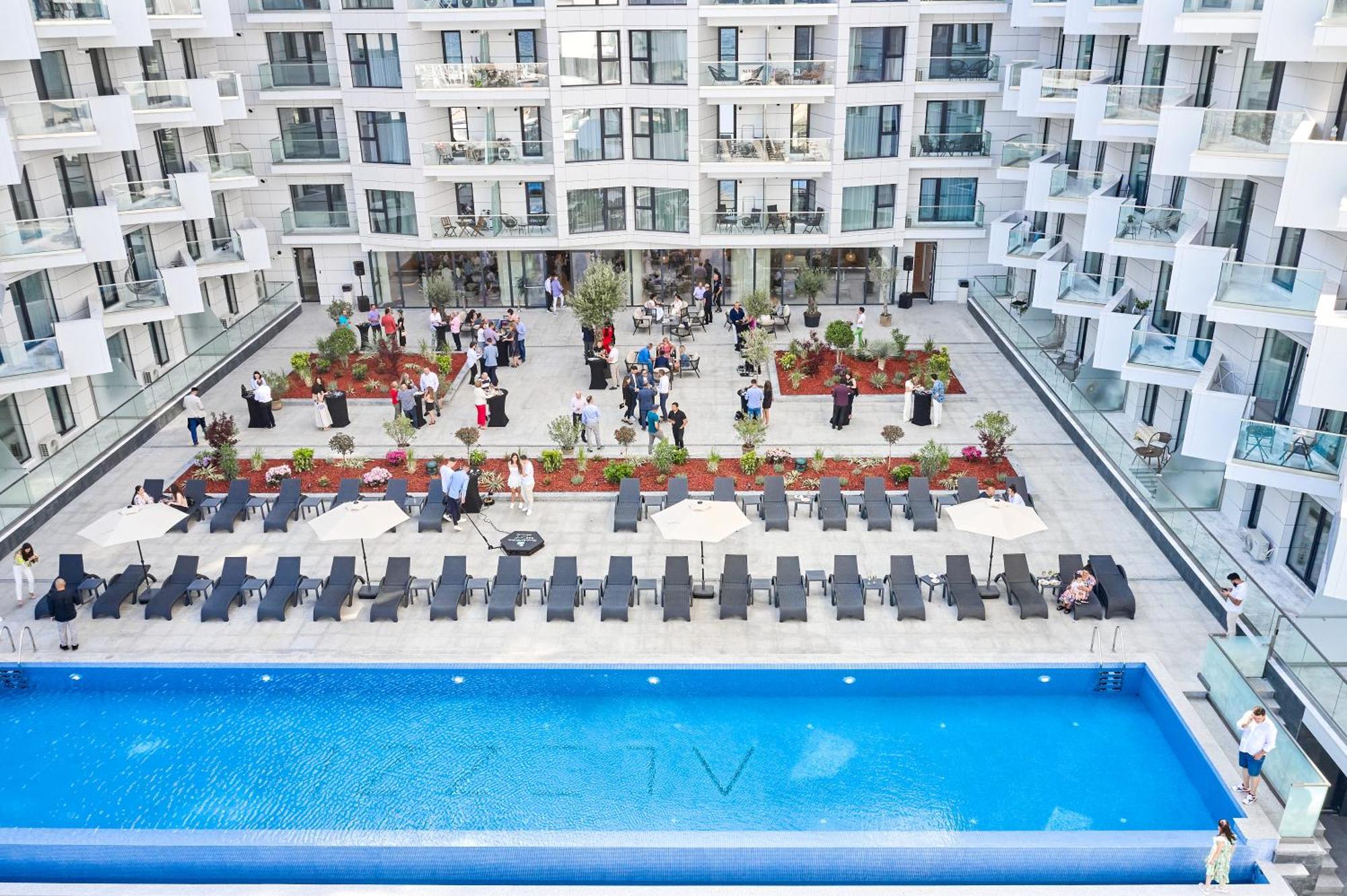Arrogance Queen Studio - Infinity Pool & Spa Năvodari Екстериор снимка
