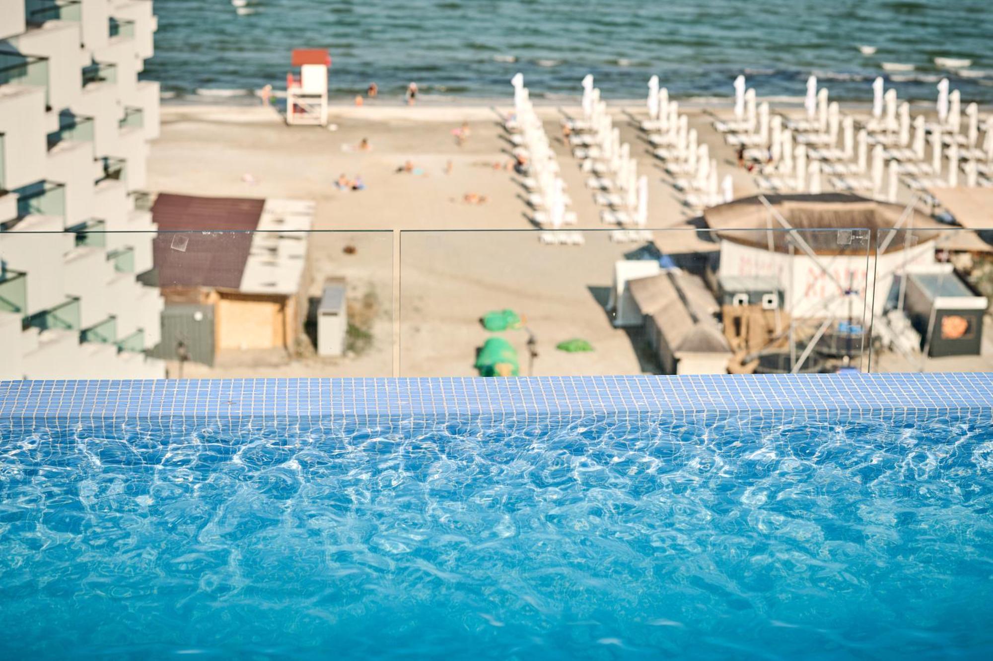 Arrogance Queen Studio - Infinity Pool & Spa Năvodari Екстериор снимка