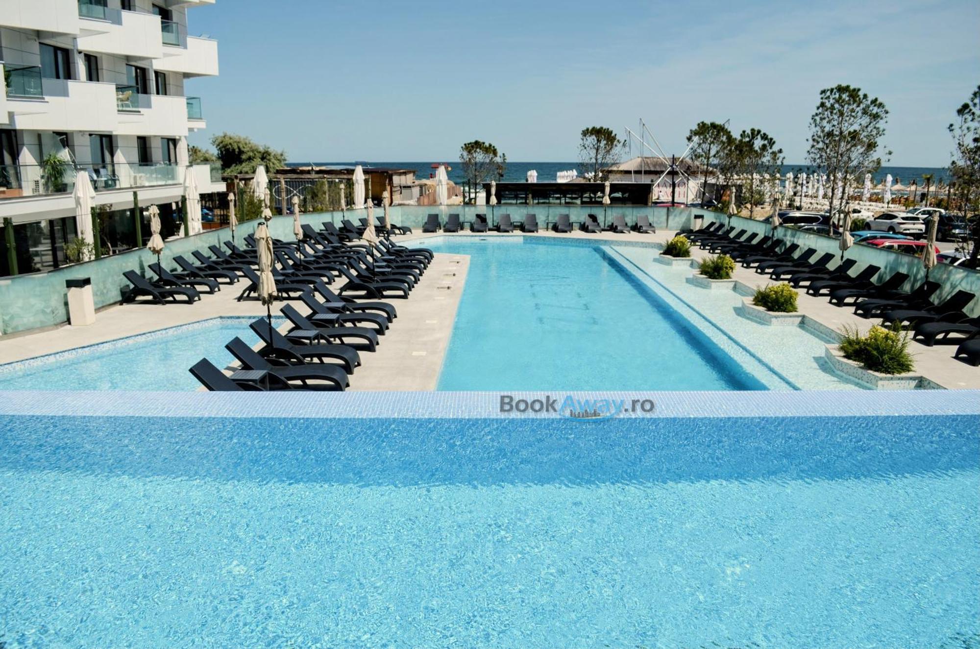 Arrogance Queen Studio - Infinity Pool & Spa Năvodari Екстериор снимка