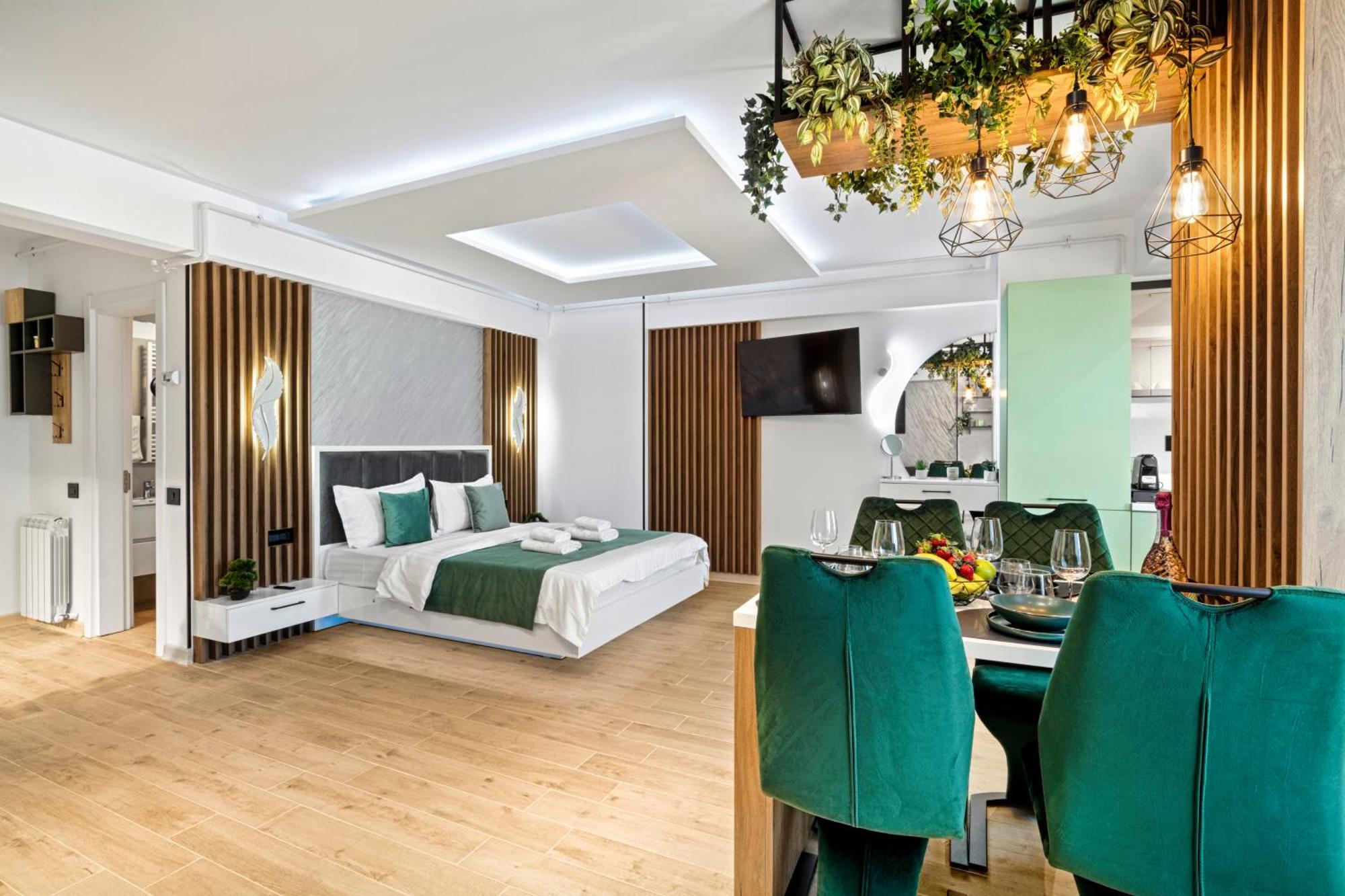 Arrogance Queen Studio - Infinity Pool & Spa Năvodari Екстериор снимка